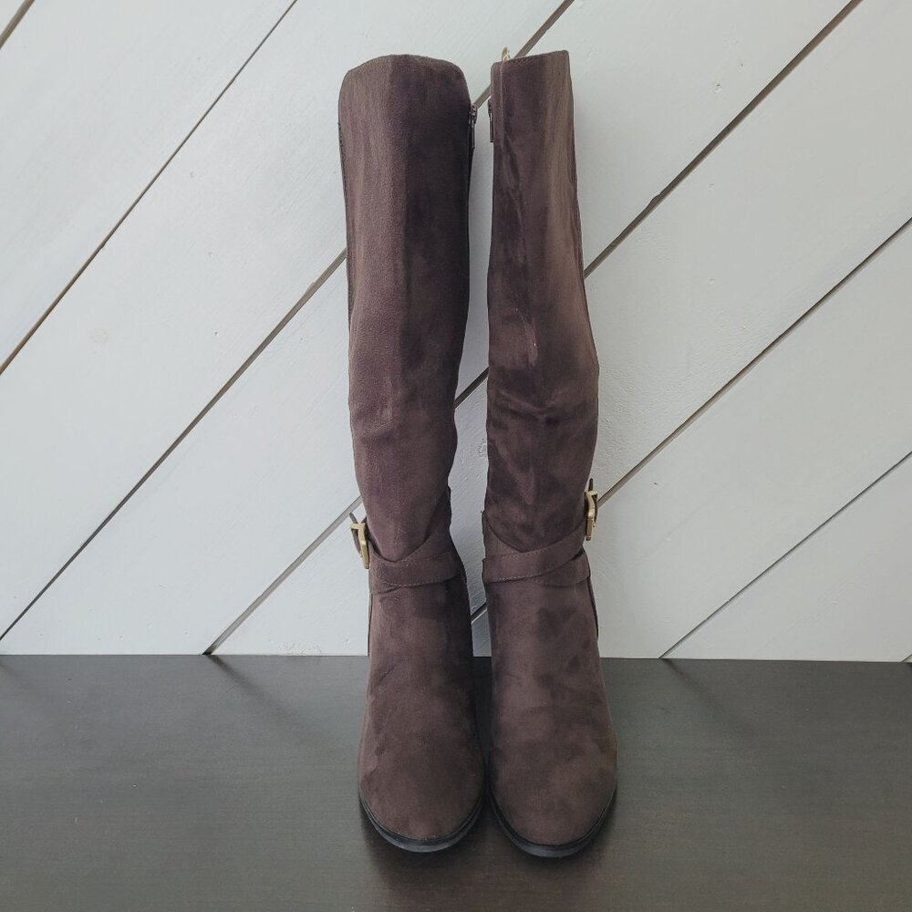 NEW White Mountain Teals Size 9.5 Brown Knee-High Heeled Boots Faux Suede - Picture 4 of 14